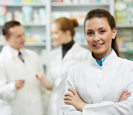Rx for Success: Choosing the Right Pharmacy Technician School